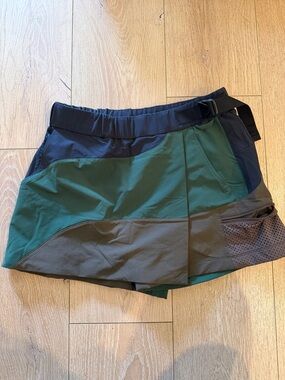 Outdoor Voices Green and Black Active Skort with Elastic Waist, new with tags